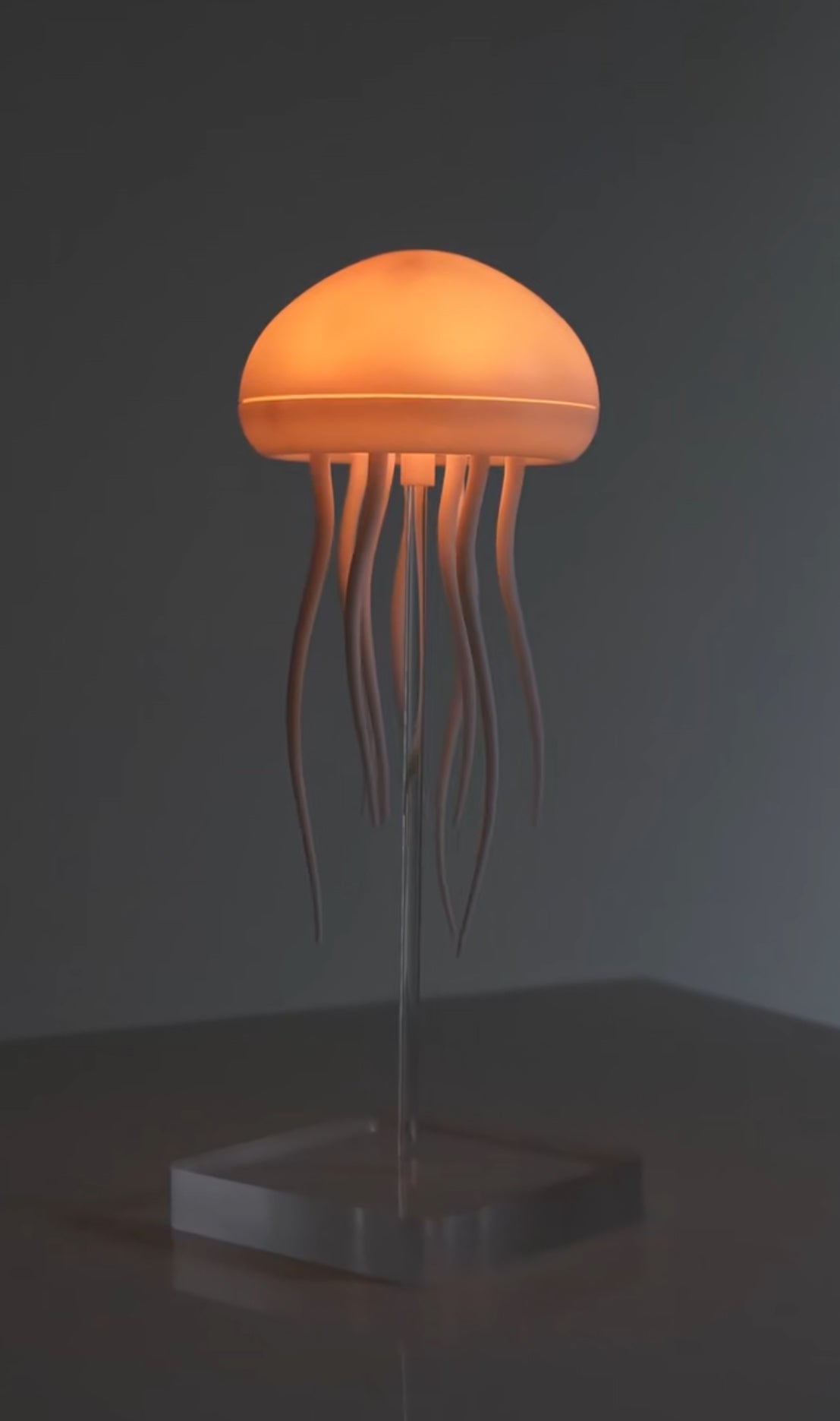 JellyGlow™ – Aesthetic Jellyfish Lamp